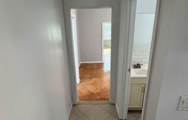7 VAN CORTLANDT PARK AVE