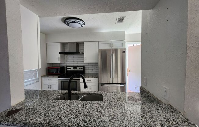 Gorgeous 3 bed/2bath Hurry Won't last!