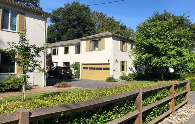 Laurel Oaks Apartments