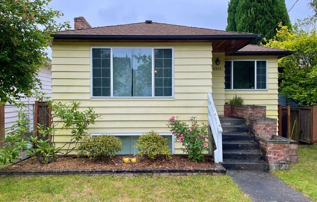 Three Bedroom Home in Whittier Heights!