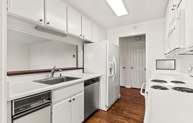 Nor Cal Realty Inc, 3BD 2 BTH condo ***Mesa Verde****
