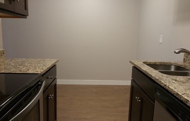1 bed, 1 bath, $1,085, Unit 204
