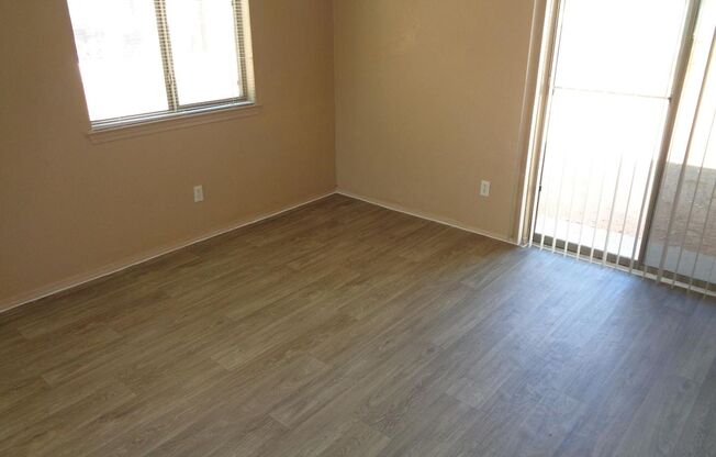 3 beds, 3 baths, $1,595