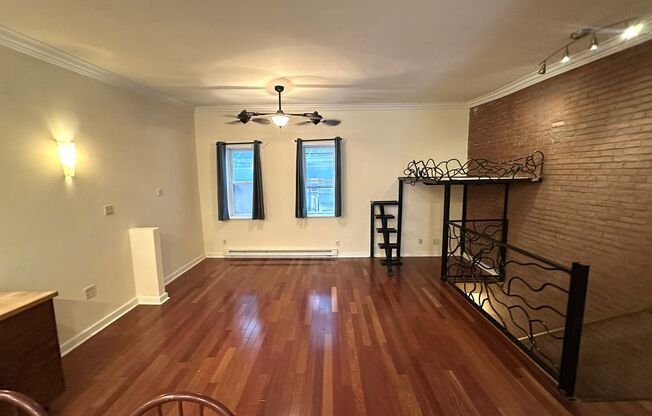 Gorgeous Studio Apartment in Fishtown with Large Private Deck! Available NOW!