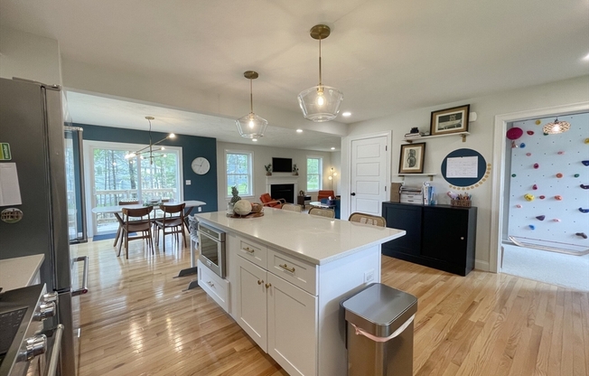 123 PLEASANT ST