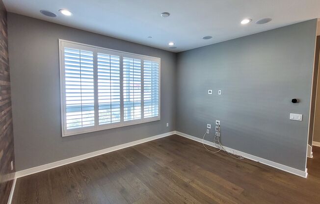 Available! Modern Tri-Level Smart Townhome – Montebello South 1/2 Months FREE