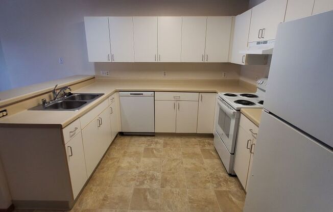 2 beds, 1 bath, 1,050 sqft, $1,259, Unit PL   7606