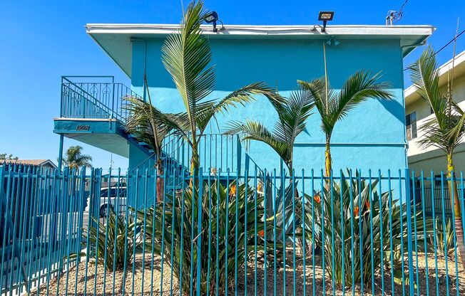 1235 CTR AVE