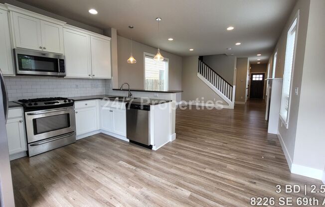 Modern 3 BD | 2.5 BA Craftsman Style Home - SE PDX!
