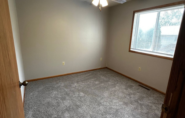 3 beds, 2 baths, $1,400, Unit KA848-4