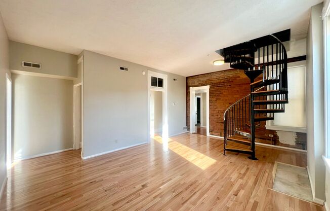 312 LUDLOW AVE