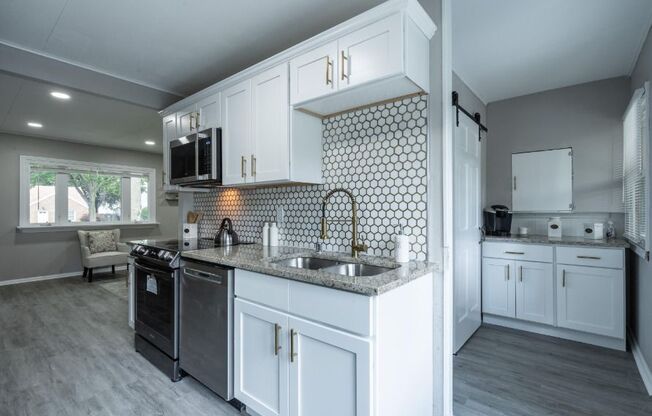 3310 N 82 ST