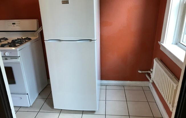 Studio, 1 bath, $825, Unit 34