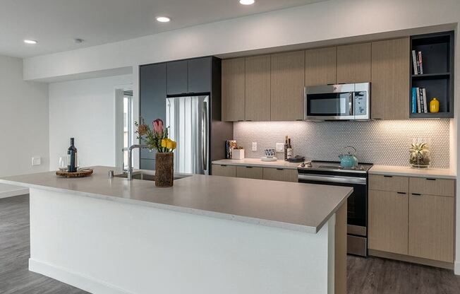 2 Bedroom Kitchen - Coen & Columbia