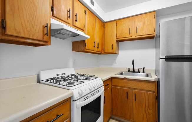 1 bed, 1 bath, 700 sqft, $849, Unit #106