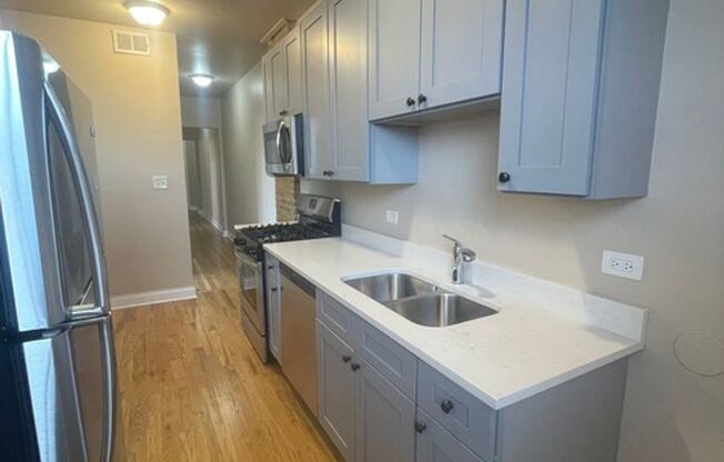 3 beds, 1 bath, $1,500, Unit 7332 #3