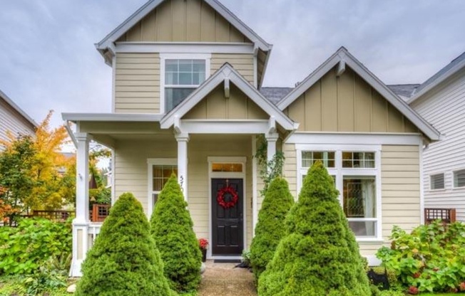 5704 NE Hidden Creek Drive ~ Beautiful Home