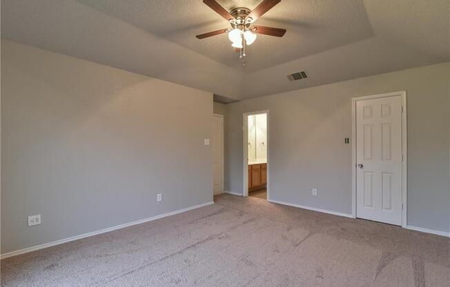 4 beds, 3 baths, 2,056 sqft, $2,795