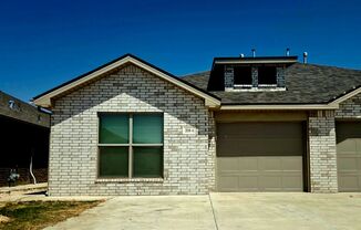 MOVE-IN SPECIAL: Recently Constructed Townhouse in North Lubbock