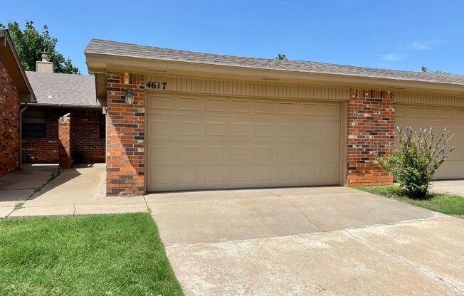 Large 2 Bed 2 Bath Duplex In NW OKC