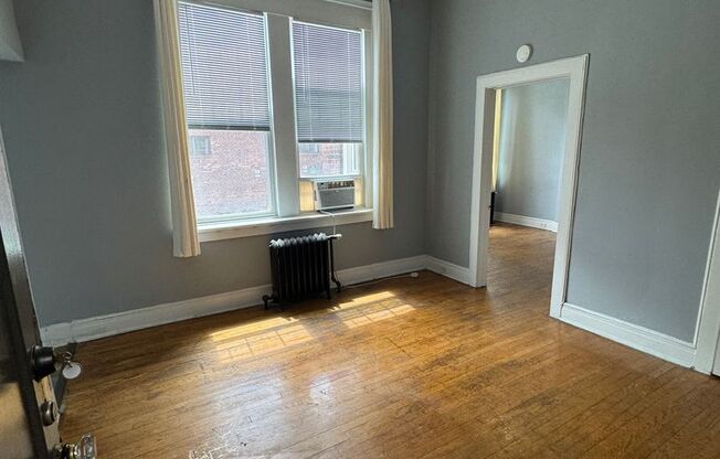 1 bed, 1 bath, $995, Unit 303