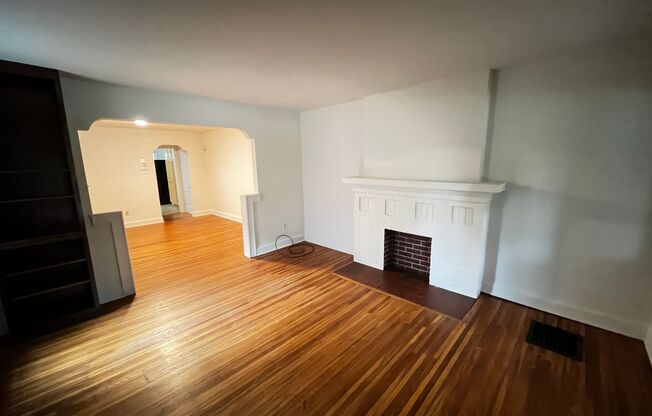 3 beds, 1 bath, 1,204 sqft, $1,895, Unit 714 Sheridan Ave.