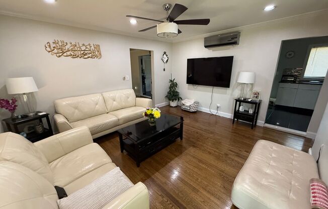 Fantastic 4 Bed/1.5 Bath Home in Valley Stream!