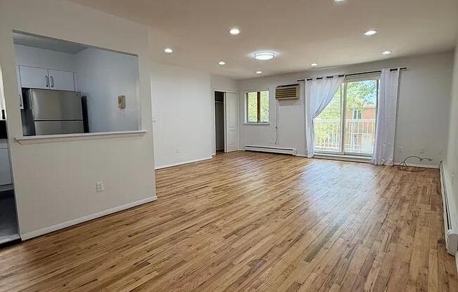 148 BAY 25 ST