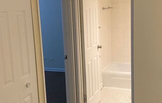 1 bed, 1 bath, 700 sqft, $1,575, Unit 421-#406