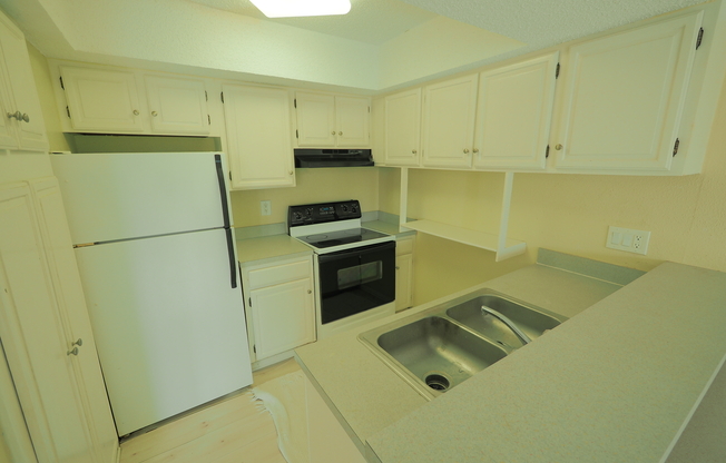 2 Bedroom, 2 Bath Townhouse in Point Venture on Lake Travis