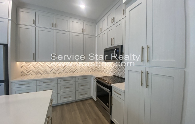 269 E HACKBERRY DR