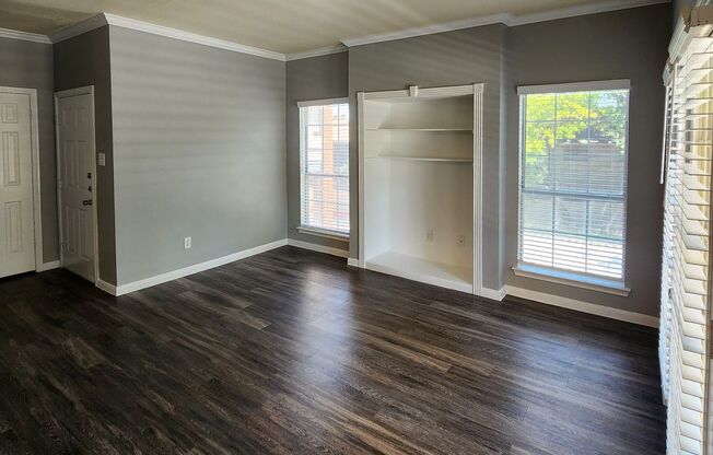 1 bed, 1 bath, 802 sqft, $1,525, Unit 502-u