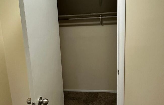 1 bed, 1 bath, 696 sqft, $1,125, Unit 4201