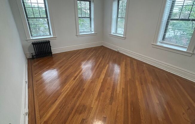 1 bed, 1 bath, 700 sqft, $2,000, Unit D03