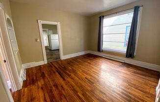 869 Tenth NW