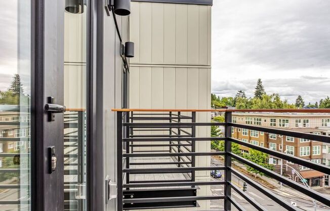 Studio, 1 bath, 300 sqft, $1,711, Unit 225
