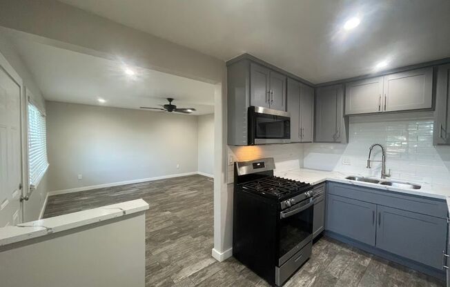 2 beds, 1 bath, 500 sqft, $2,295, Unit UNIT 3