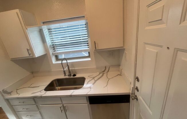 1 bed, 1 bath, 800 sqft, $1,499, Unit 1526-01