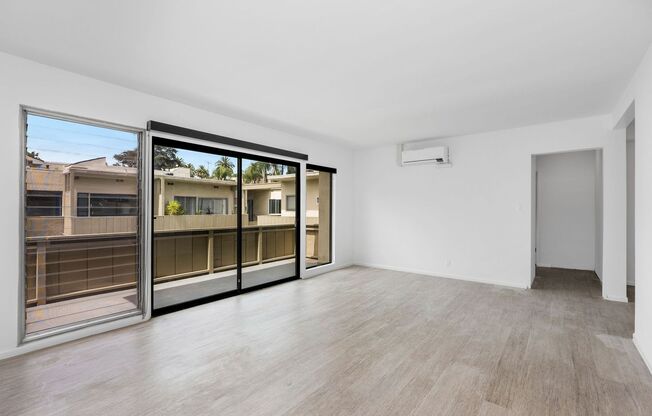 Live in one of the best locations in Los Angeles - Hollywood Hills