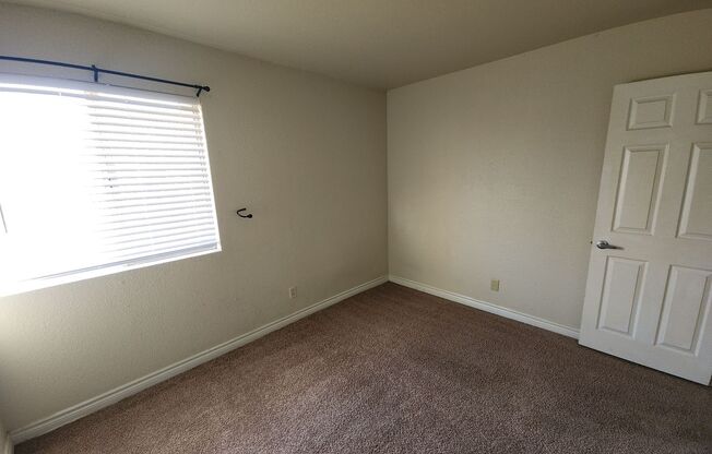 2 beds, 1 bath, $1,275