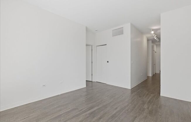 2 beds, 2 baths, 890 sqft, $2,950, Unit 512
