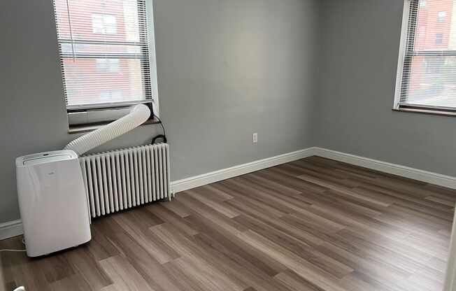 3 beds, 1 bath, 1,000 sqft, $2,199, Unit 6224 Fifth Ave. #210H