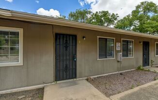 RR906 - 638 2nd Street (aka 202 W Navajo Dr)