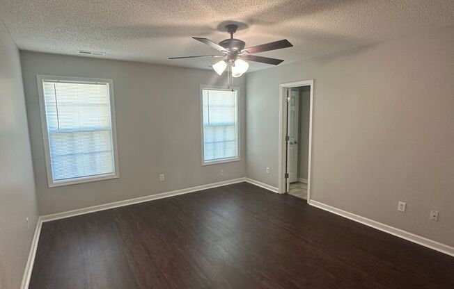 3 beds, 2 baths, $1,600