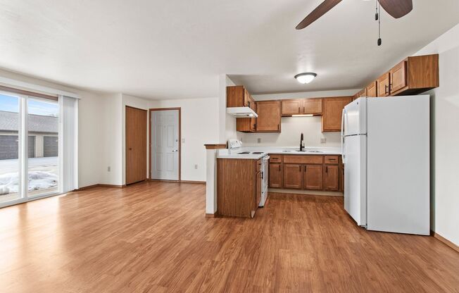 2 beds, 1 bath, 800 sqft, $1,099