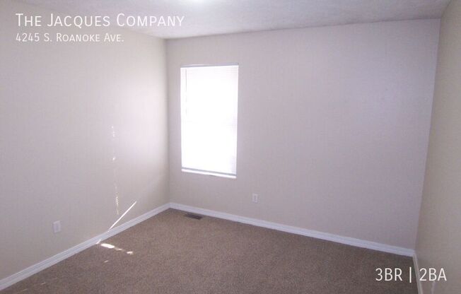 4245 S ROANOKE AVE