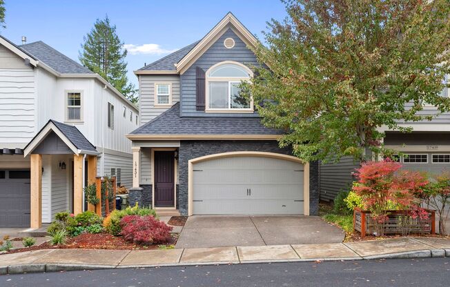 Beautiful 4-bdr/2.5 bath Hillsboro home w/ fireplace near nature area, Intel, Nike, and more