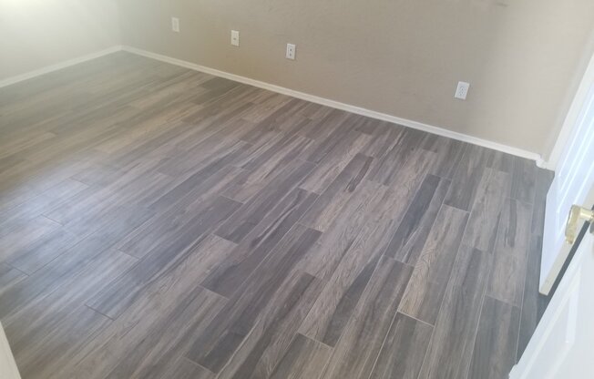 Beautiful spacious 3 b 2 bth 1834 sq ft home