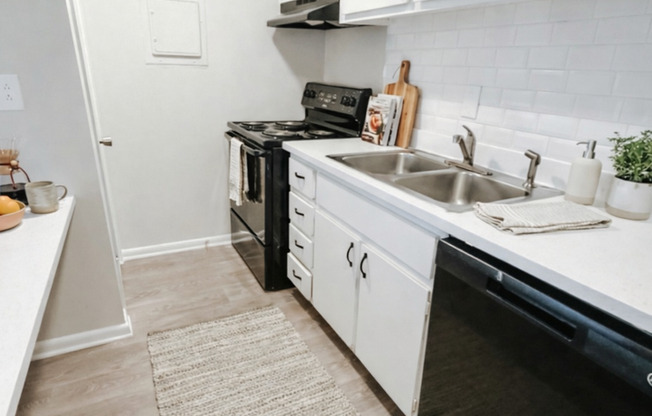 1 bed, 1 bath, 672 sqft, $1,100, Unit 2010-02