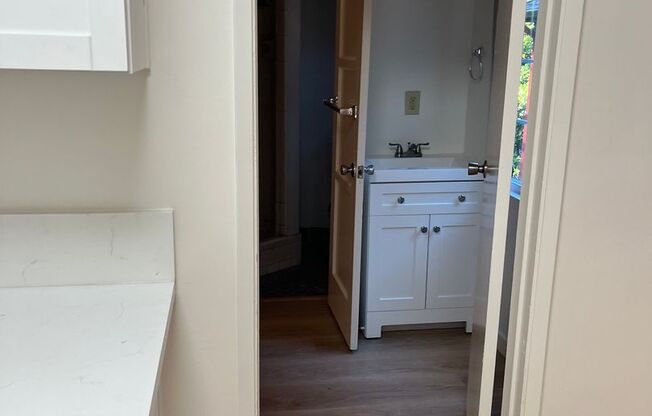 1 bed, 1 bath, 600 sqft, $1,395